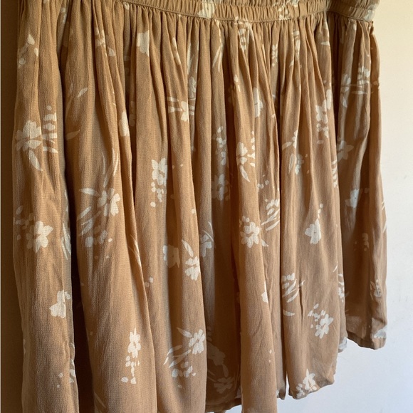 4/15$ Lulus Amuse Society Beige Floral Mini Skirt - Picture 11 of 12